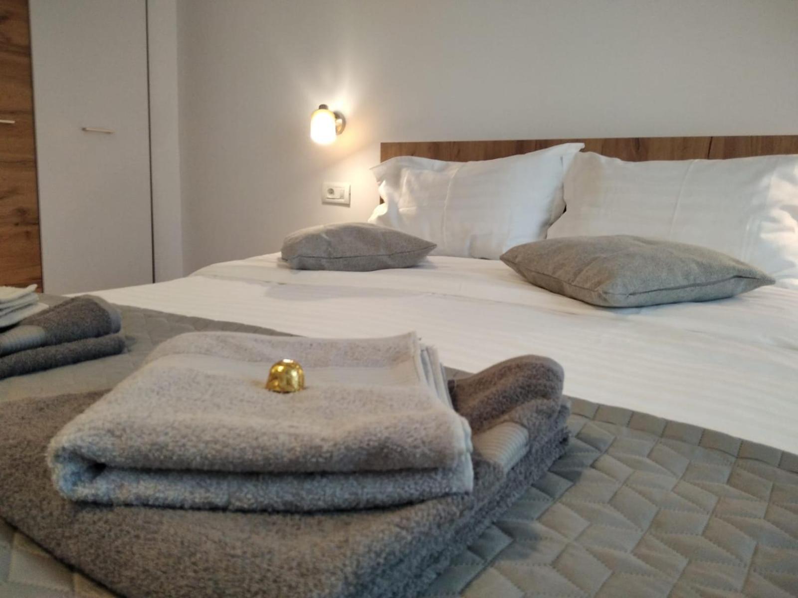 Friends House - Station - Self Check-in Guest house Brasov