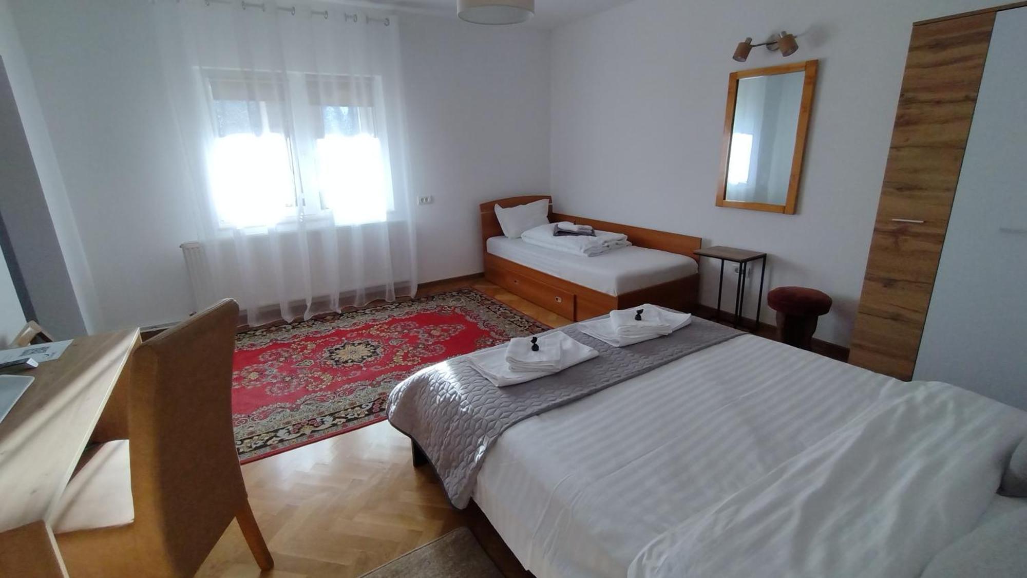Friends House - Station - Self Check-in Guest house *