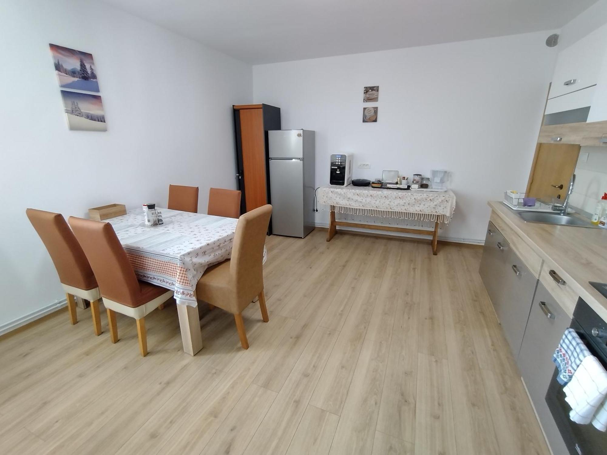 Friends House - Station - Self Check-in Guest house Brasov