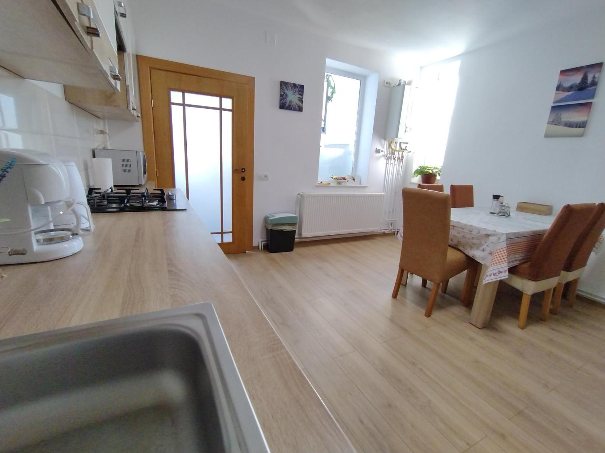 Friends House - Station - Self Check-in * Brasov