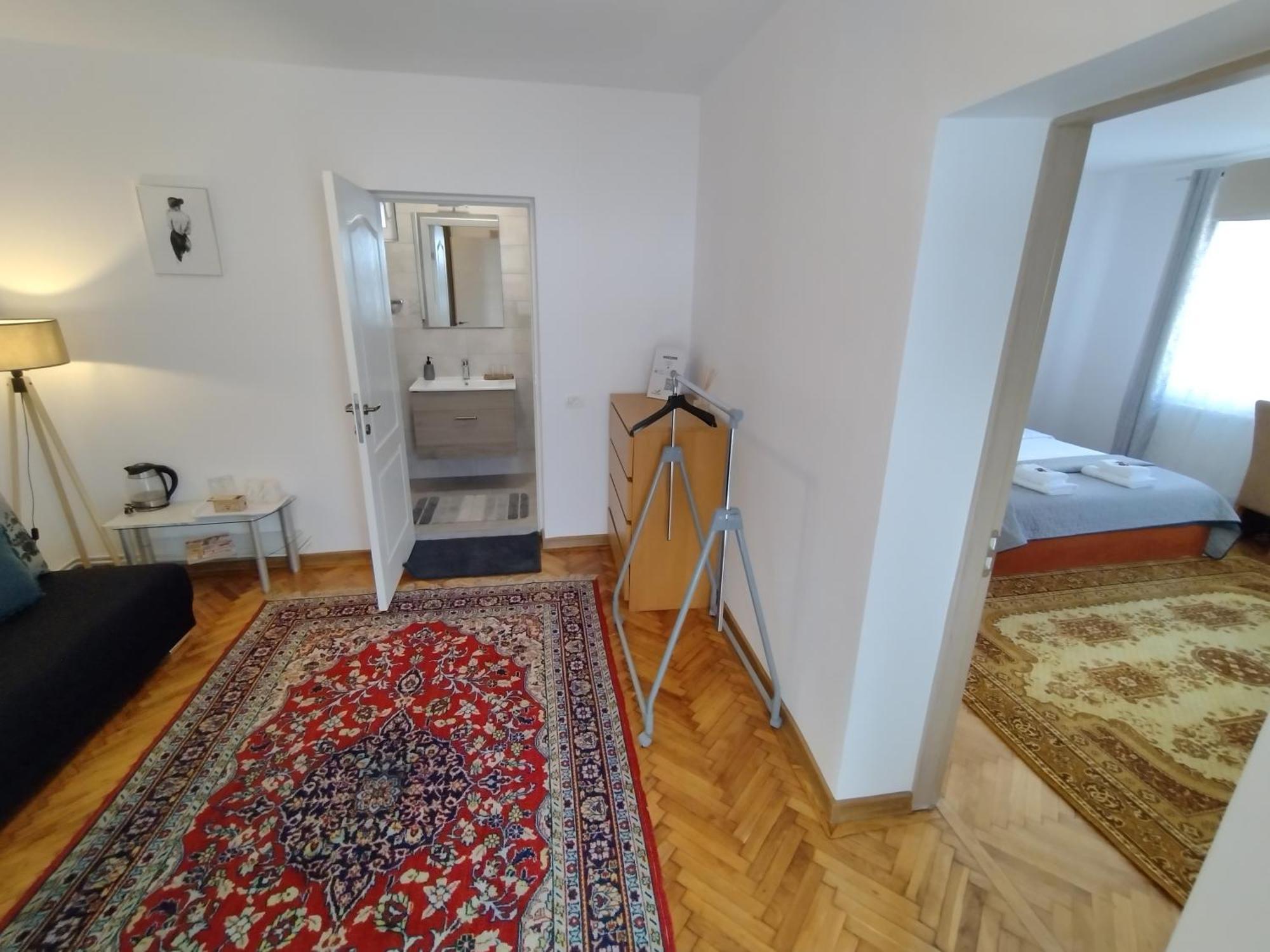 Guest house Friends House - Station - Self Check-in Brasov