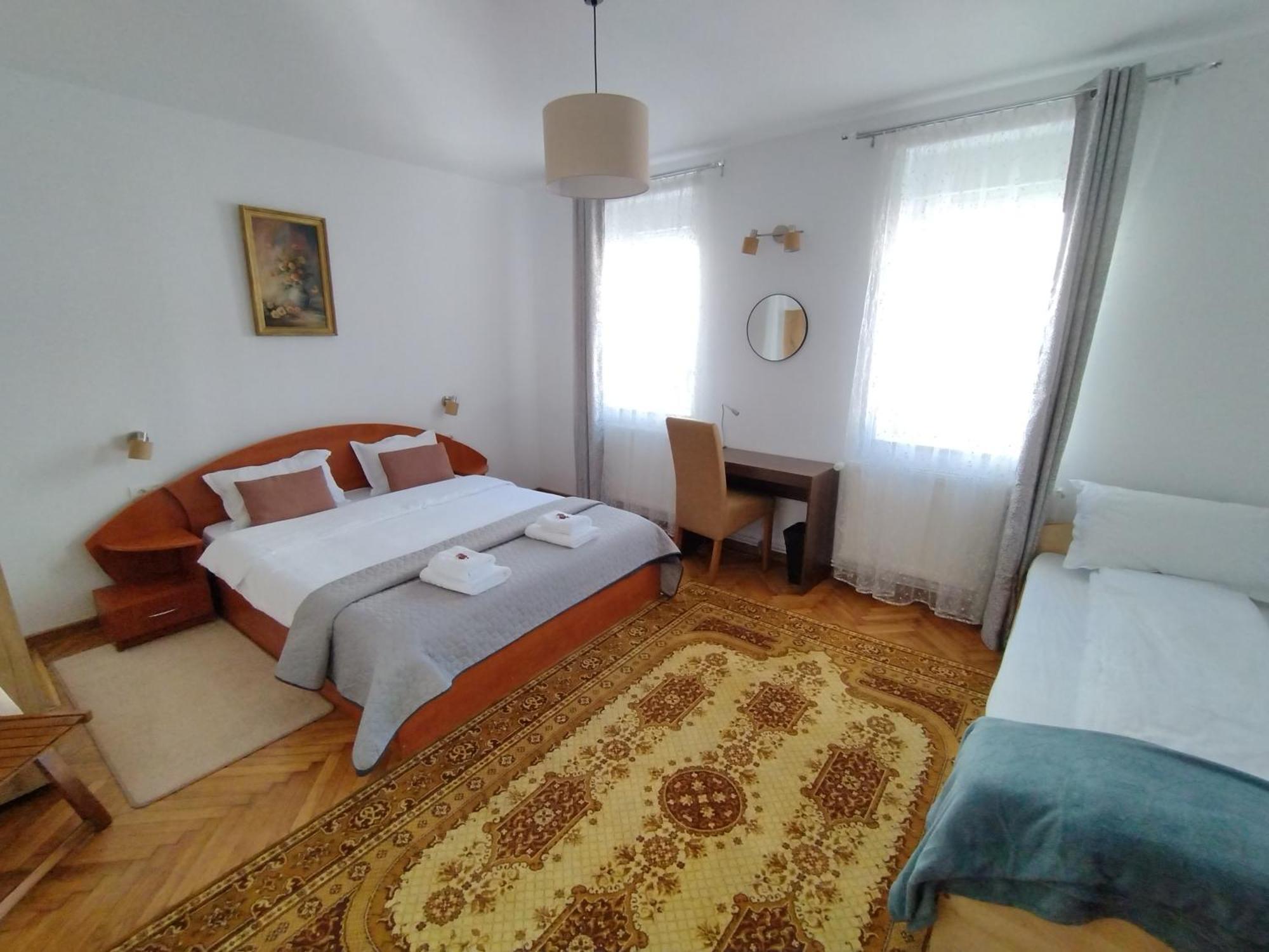 Friends House - Station - Self Check-in Guest house *